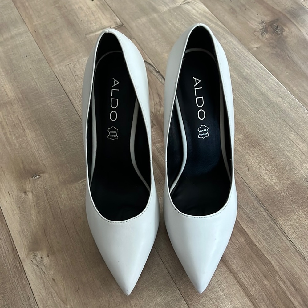 White Pointed Aldo Heels/pumps